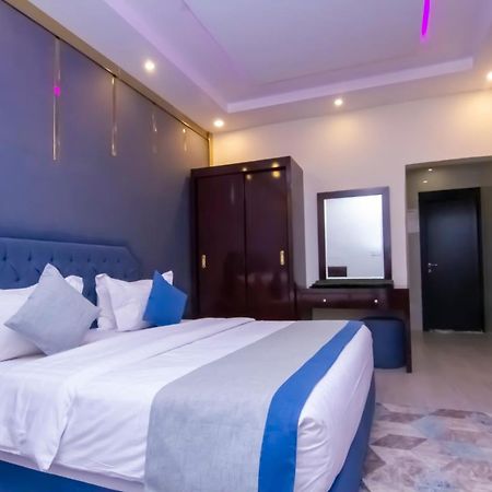ال متعب سويتس الفلاح 1 Aparthotel Riyadh Exteriör bild