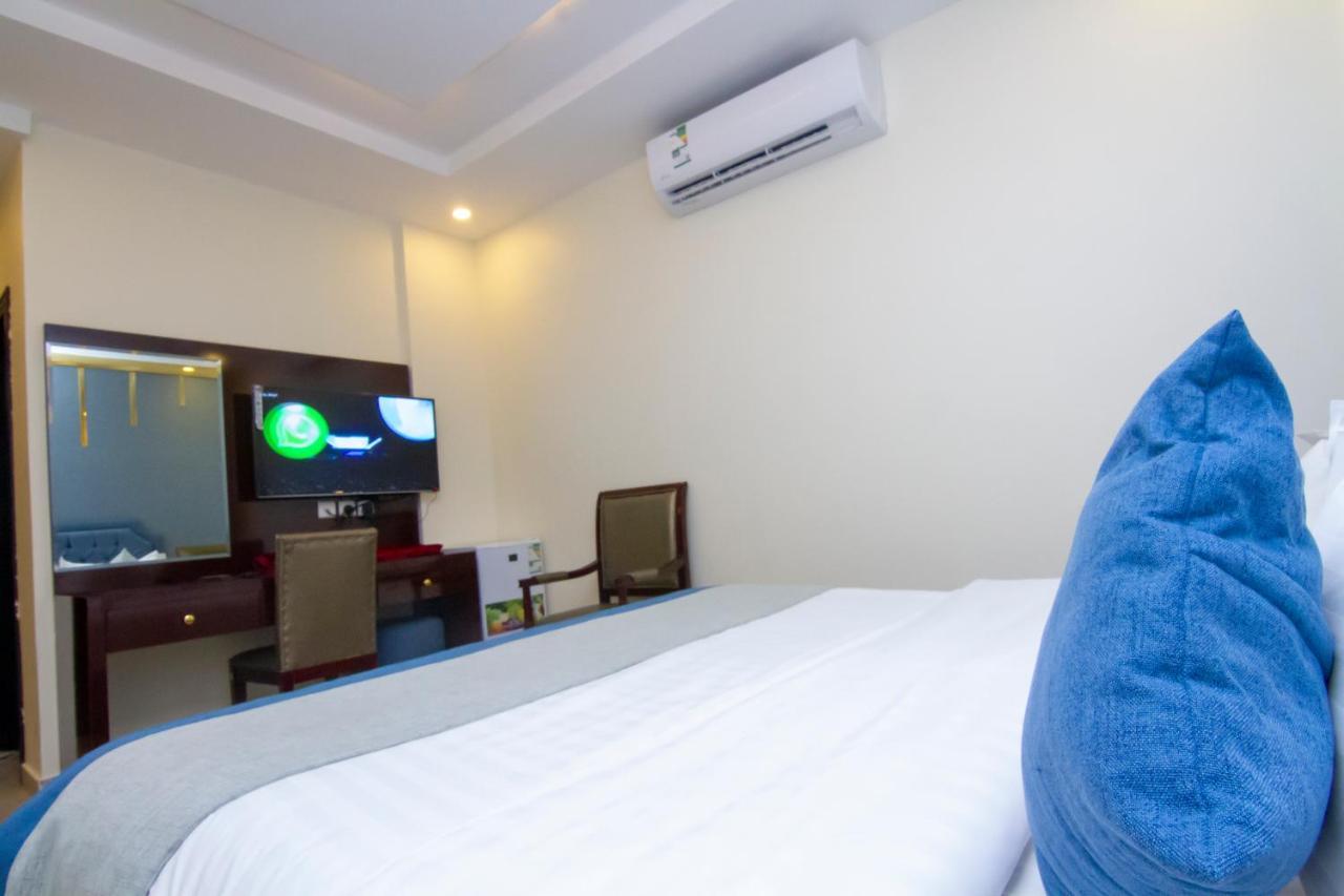 ال متعب سويتس الفلاح 1 Aparthotel Riyadh Exteriör bild