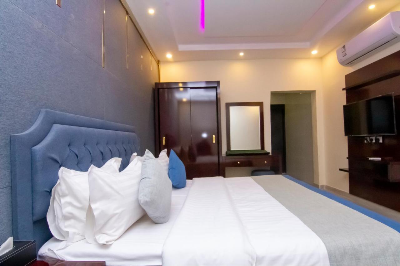 ال متعب سويتس الفلاح 1 Aparthotel Riyadh Exteriör bild