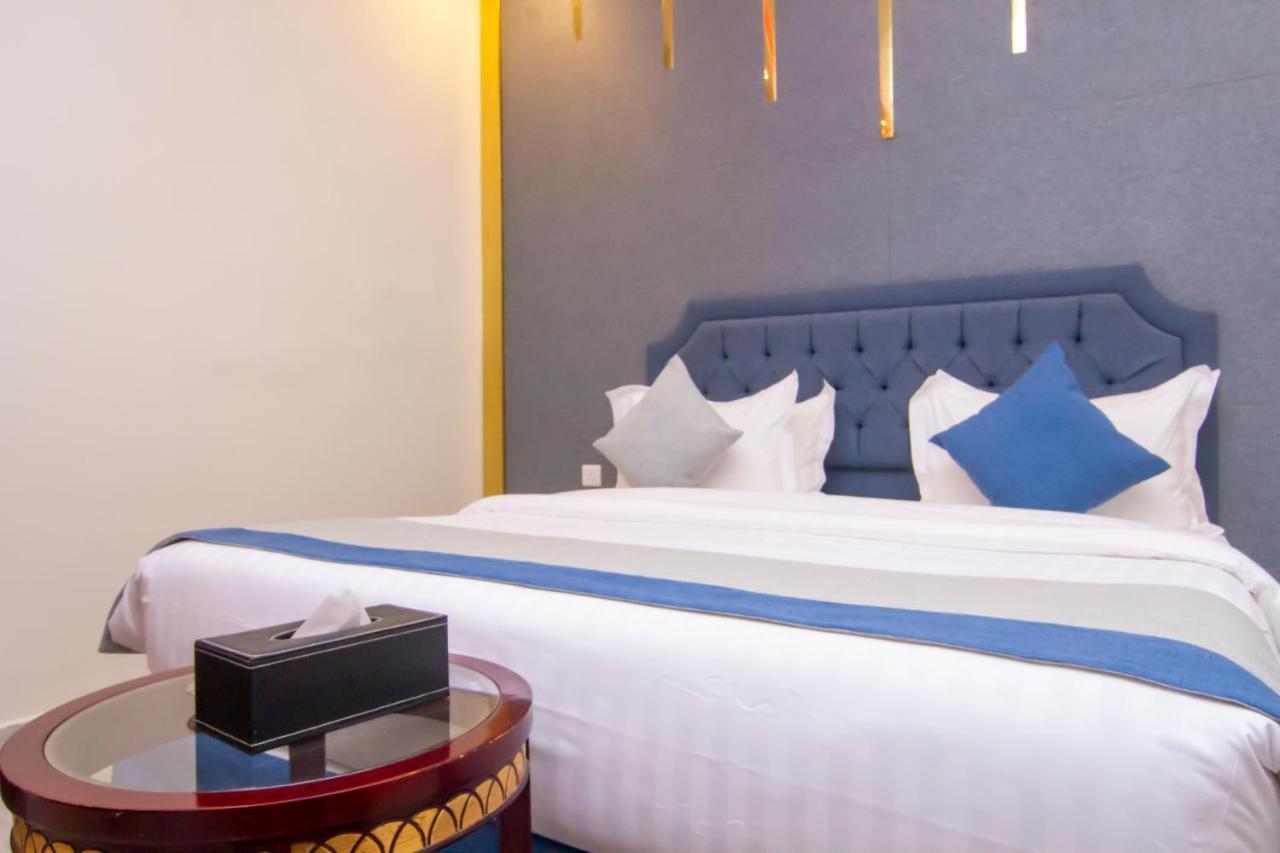 ال متعب سويتس الفلاح 1 Aparthotel Riyadh Exteriör bild