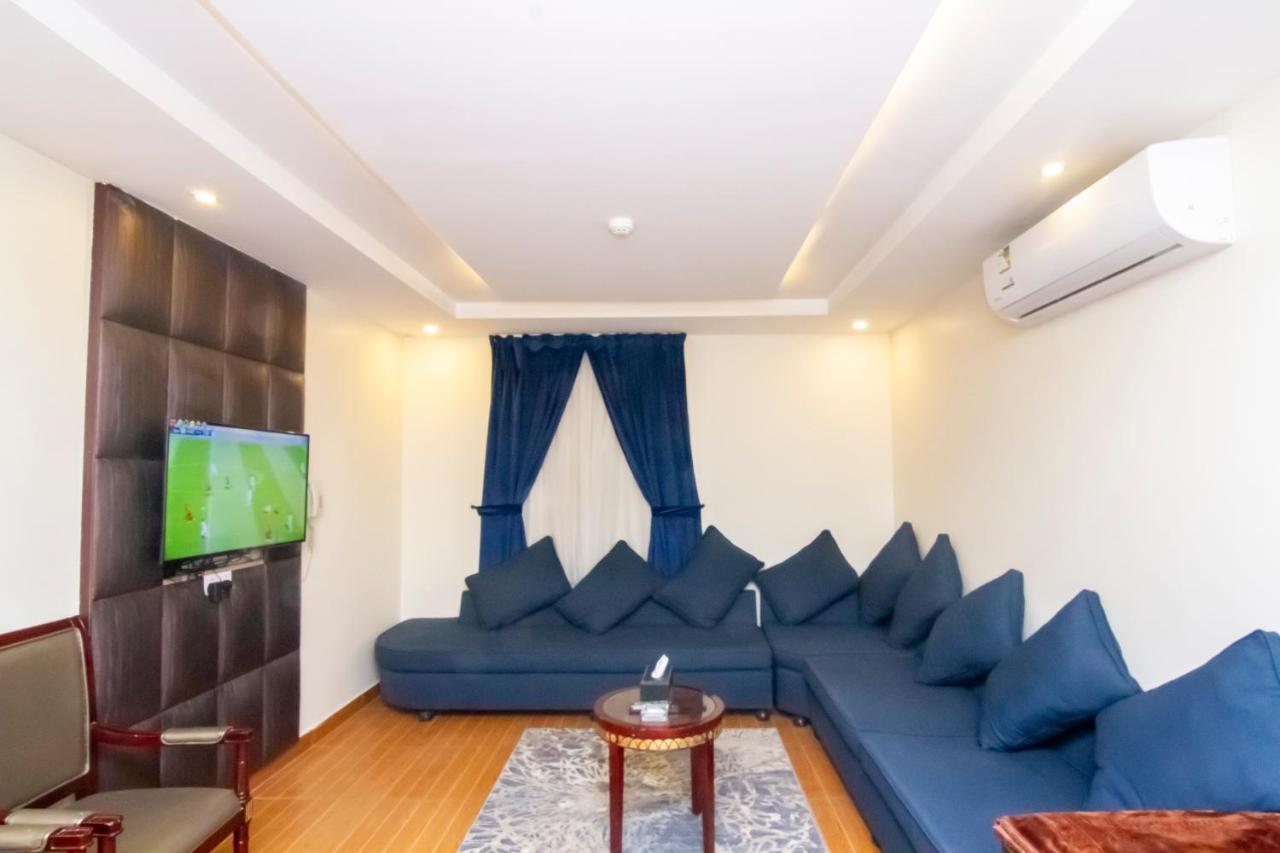 ال متعب سويتس الفلاح 1 Aparthotel Riyadh Exteriör bild