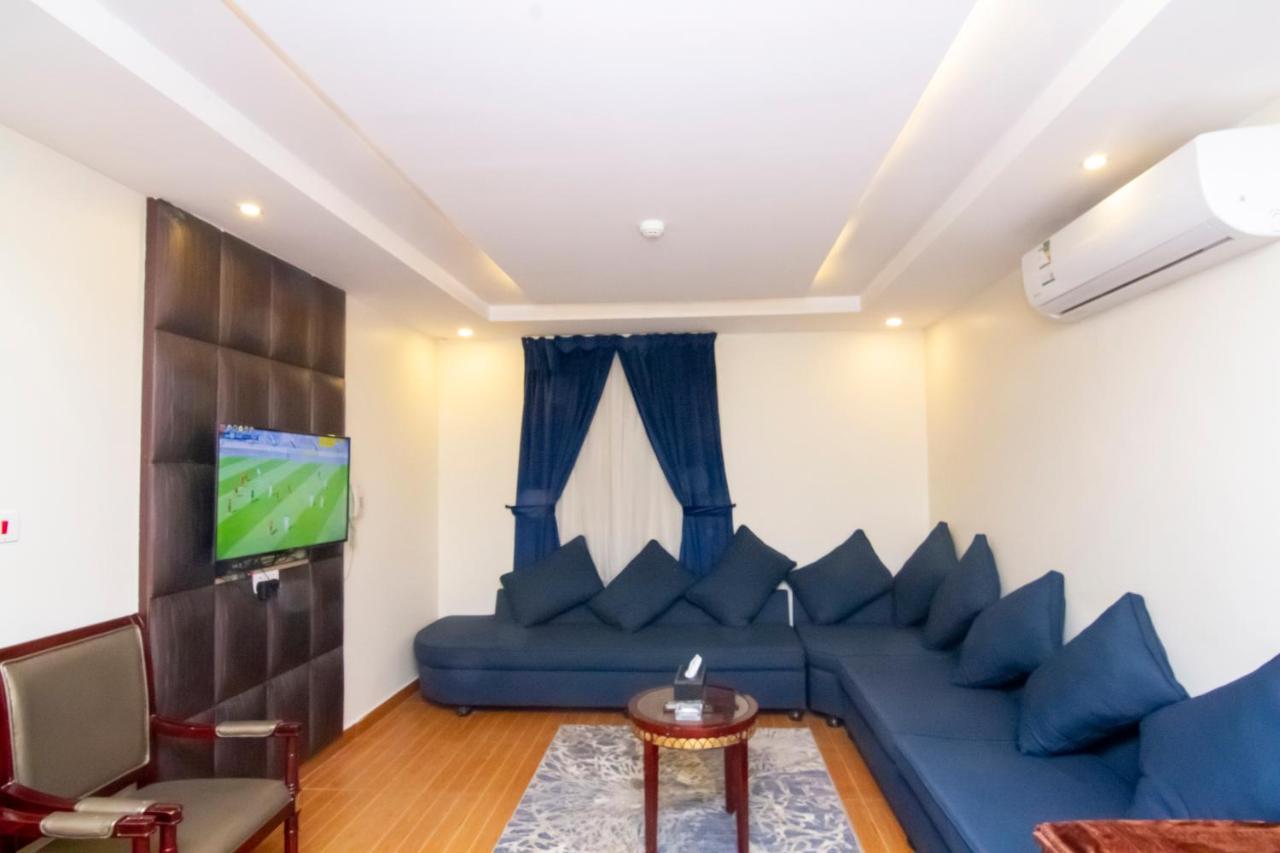 ال متعب سويتس الفلاح 1 Aparthotel Riyadh Exteriör bild